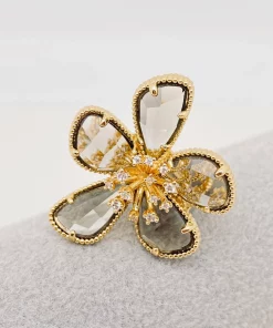 Alternative view of Bague ajustable en zircone cubique scintillante avec grande fleur